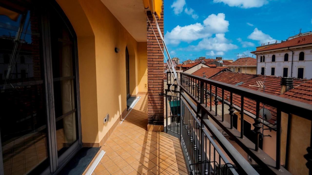 Dei Mille 31 B Lägenhet Albenga Exteriör bild