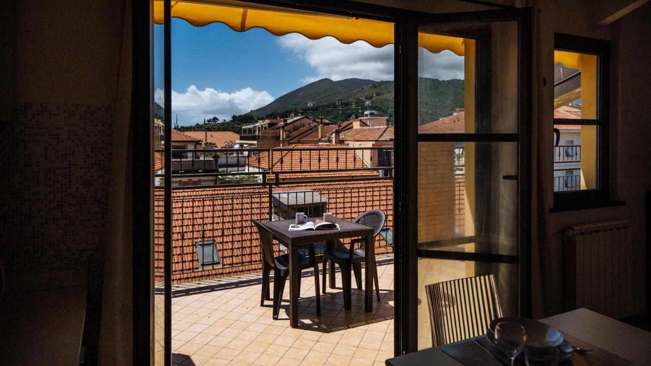 Dei Mille 31 B Lägenhet Albenga Exteriör bild